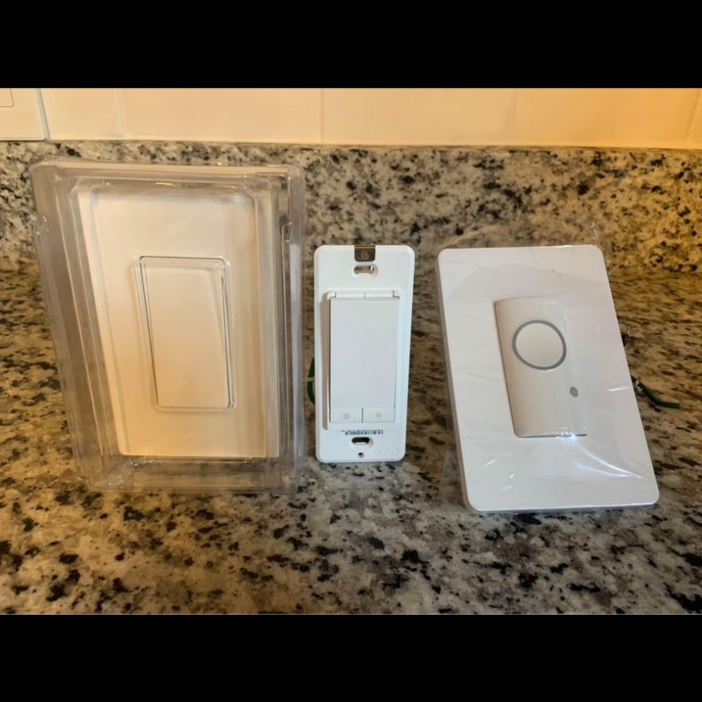 3 Wifi Compatible Smart Switches - Picture 3 of 4